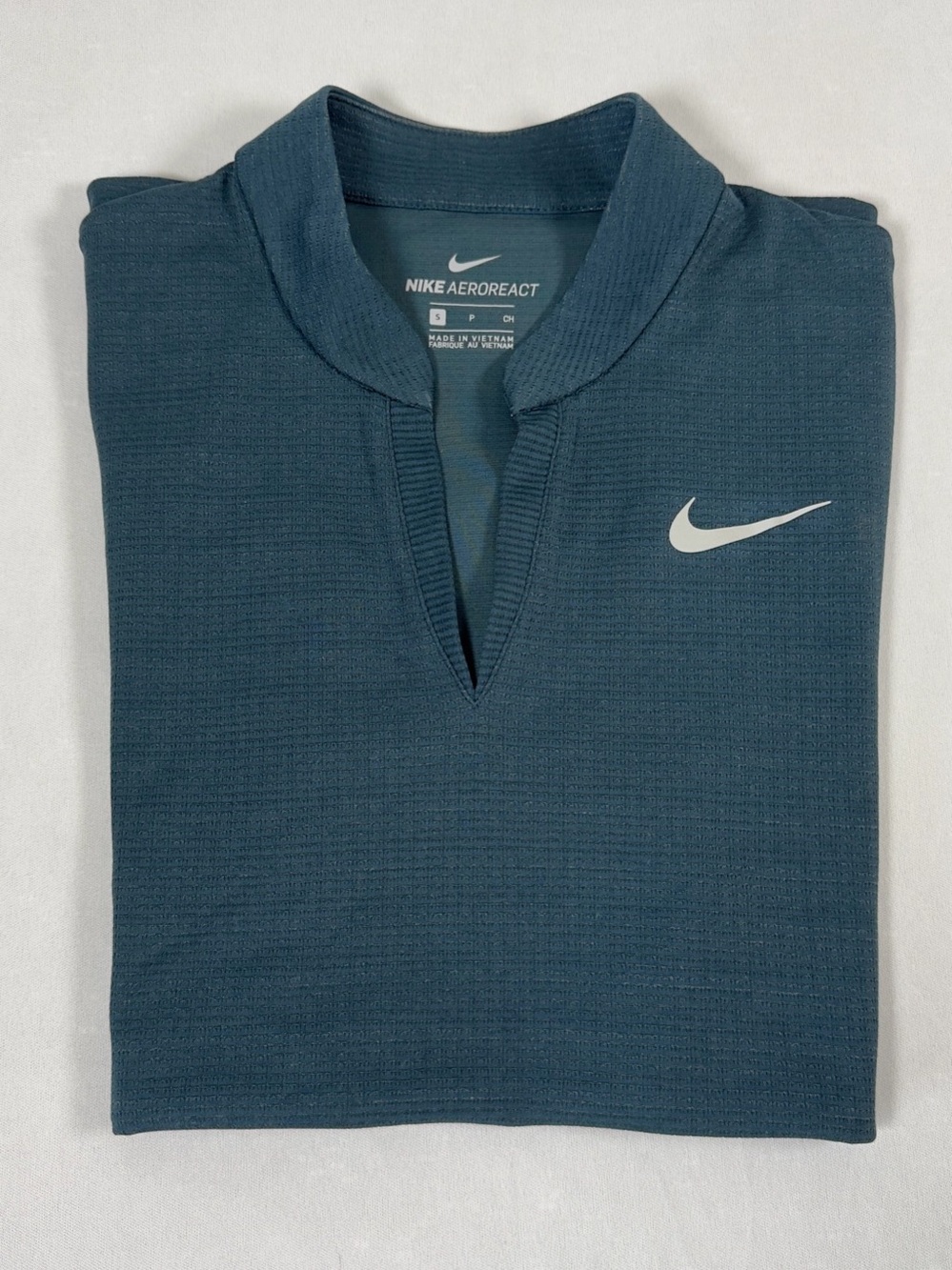 Nike AeroReact Women's Athletic Polo in Blue Like New